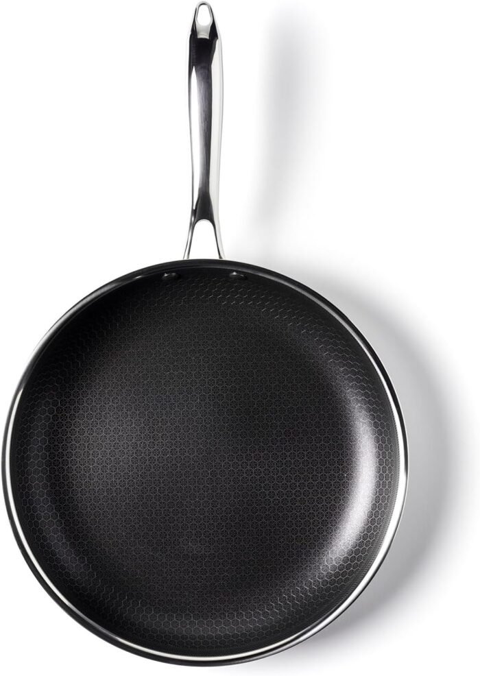 HexClad Hybrid Nonstick 6-Piece Fry Pan Set, 8, 10 and 12-Inch Frying Pans with Tempered Glass Lids, Stay-Cool Handles, Dishwasher and Oven Safe, Induction Ready, Compatible with All Cooktops - Image 3