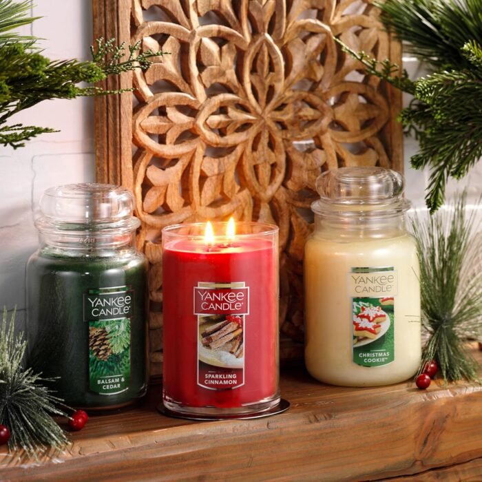 Yankee Candle Christmas Cookie Scented, Classic 22oz Large Jar Single Wick Candle, Over 110 Hours of Burn Time, Perfect for Holiday Gifting and Celebration - Image 9