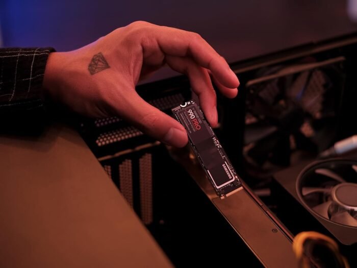 SAMSUNG 990 PRO SSD NVMe M.2 PCIe Gen4, M.2 2280 Internal Solid State Hard Drive, Seq. Read Speeds Up to 7,450 MB/s for High End Computing, Gaming, and Heavy Duty Workstations, MZ-V9P2T0B/AM - Image 6