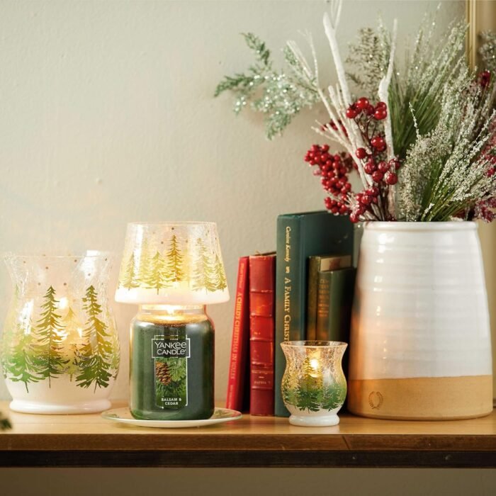 Yankee Candle Balsam & Cedar Scented, Classic 22oz Large Jar Single Wick Candle, Over 110 Hours of Burn Time, Ideal Holiday Gift - Image 8
