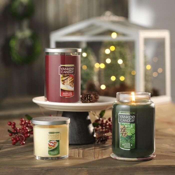 Yankee Candle Balsam & Cedar Scented, Classic 22oz Large Jar Single Wick Candle, Over 110 Hours of Burn Time, Ideal Holiday Gift - Image 6