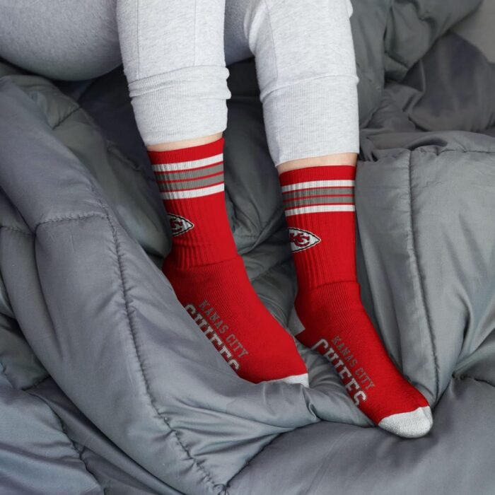 For Bare Feet Men's NFL 4-Stripe Deuce Performance Crew Socks - Image 4