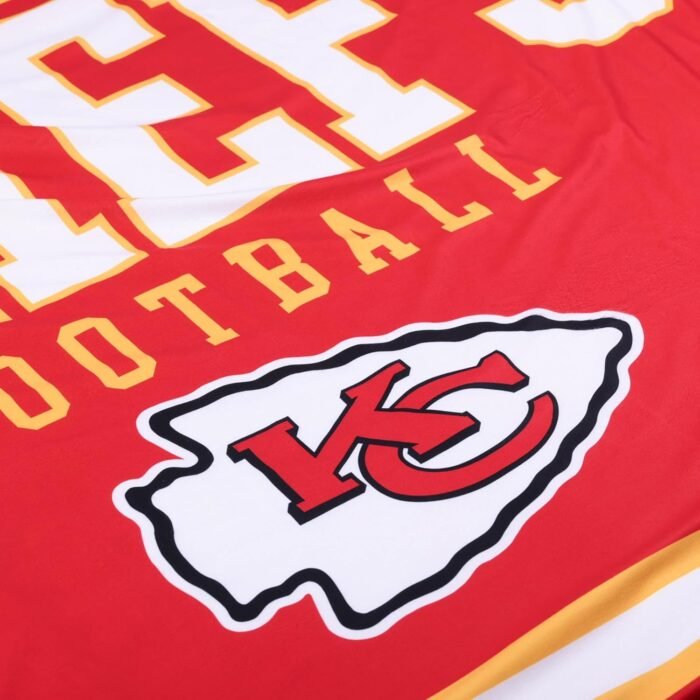 FOCO NFL Unisex-Adult NFL Plush Throw - Image 4